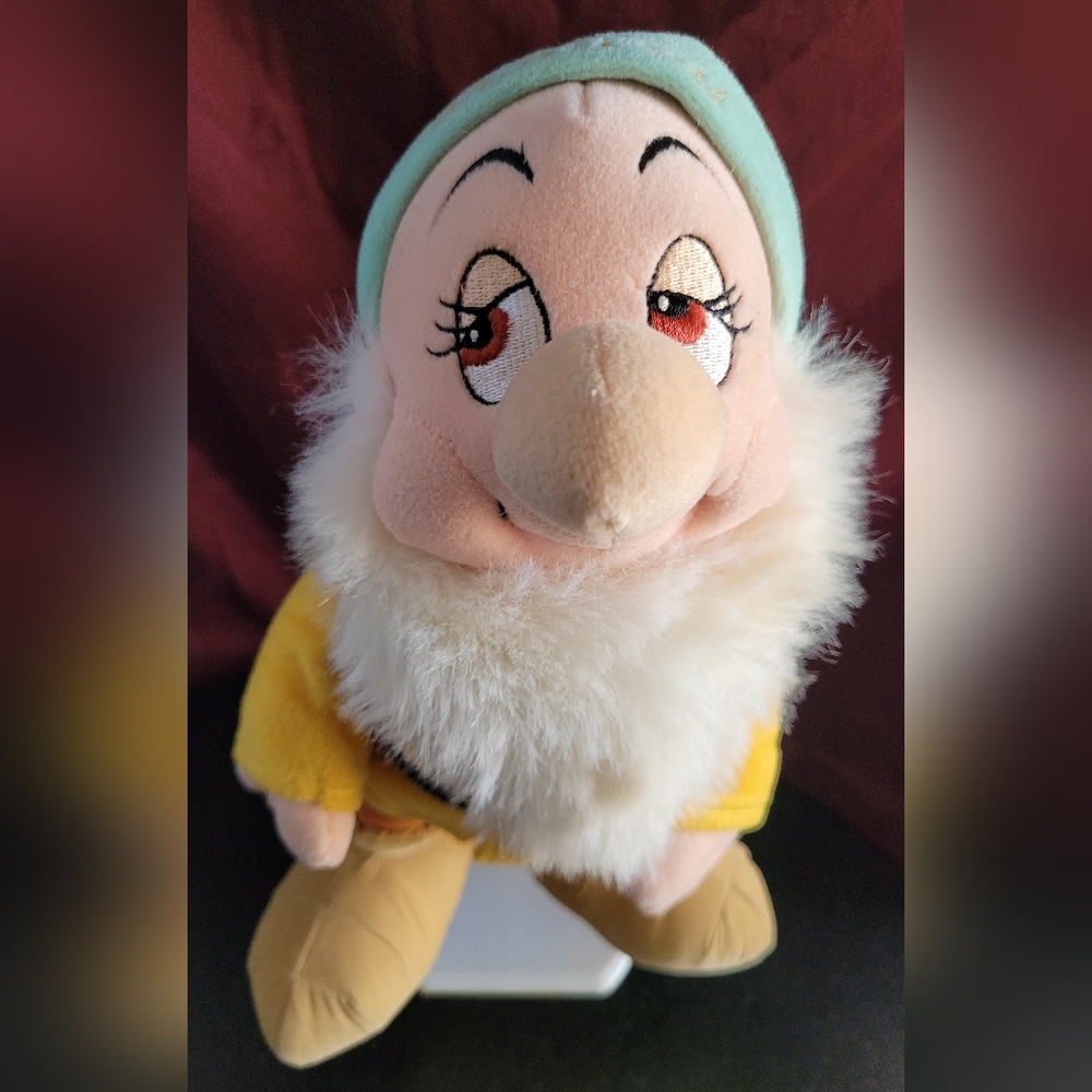 Disney Store Bashful Plush  Snow White and the Seven Dwarfs Standing12"